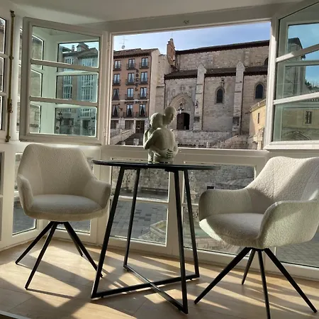 Abrazo A La Catedral By Unique